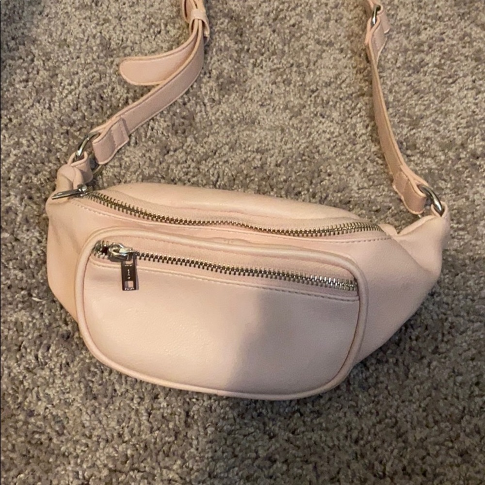 Brandy Melville Fanny Pack in Pink